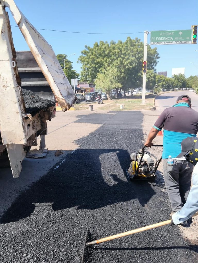 Promete Alcalde tapar en 2 meses los baches más críticos de Los Mochis