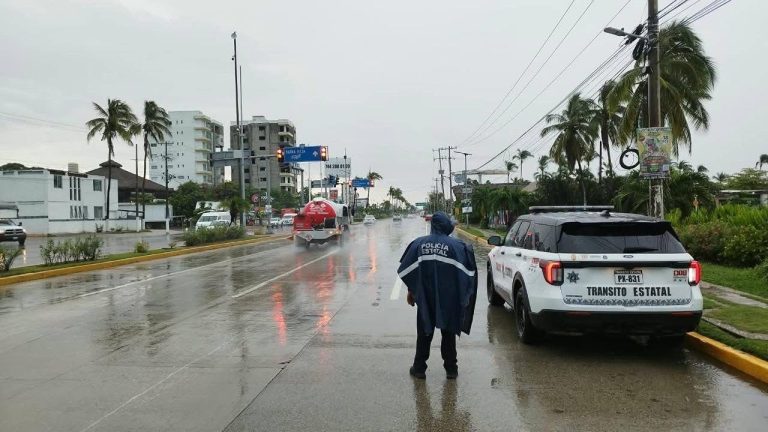 Genera Simón lluvias torrenciales en Guerrero y Michoacán